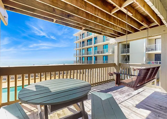 Ocean-view With Pool Access Outdoor Seating Ac & Wifi Holiday home *