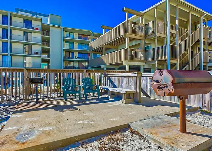 Ocean-view With Pool Access Outdoor Seating Ac & Wifi Holiday home